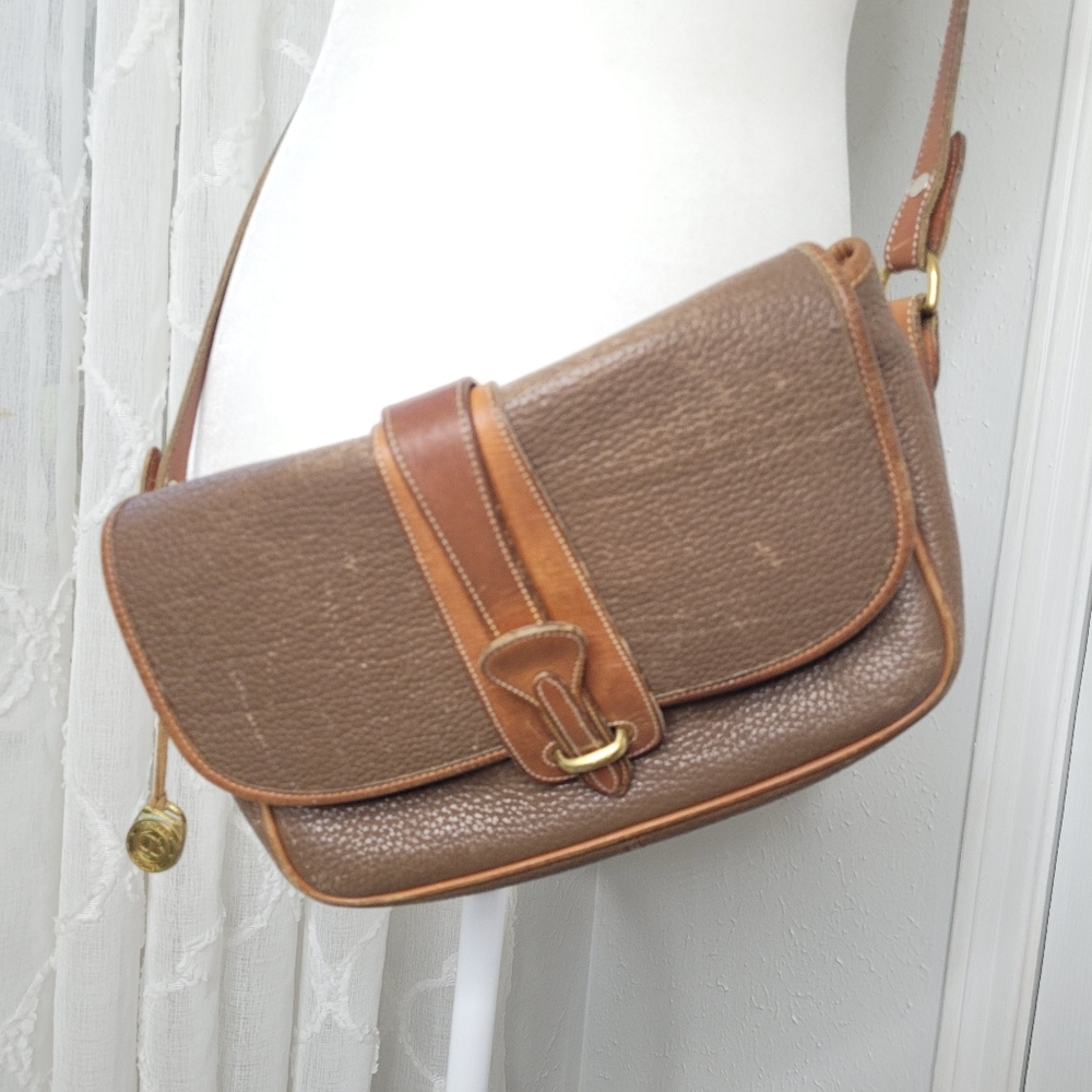 Vintage Dooney and Bourke crosss body brown leather purse